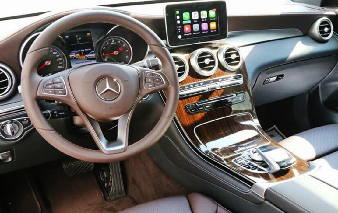 Tổng quan nội thất Mercedes GLC 200