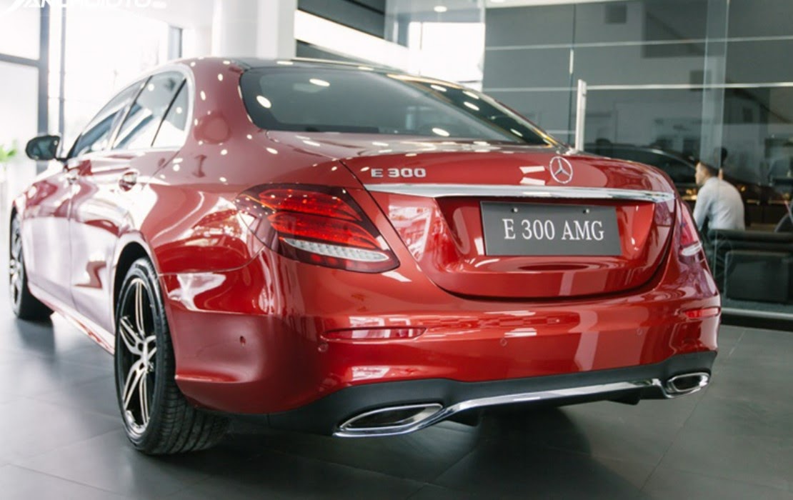 Giá xe Mercedes E300 AMG, thông số & ưu đãi tháng 02/2023