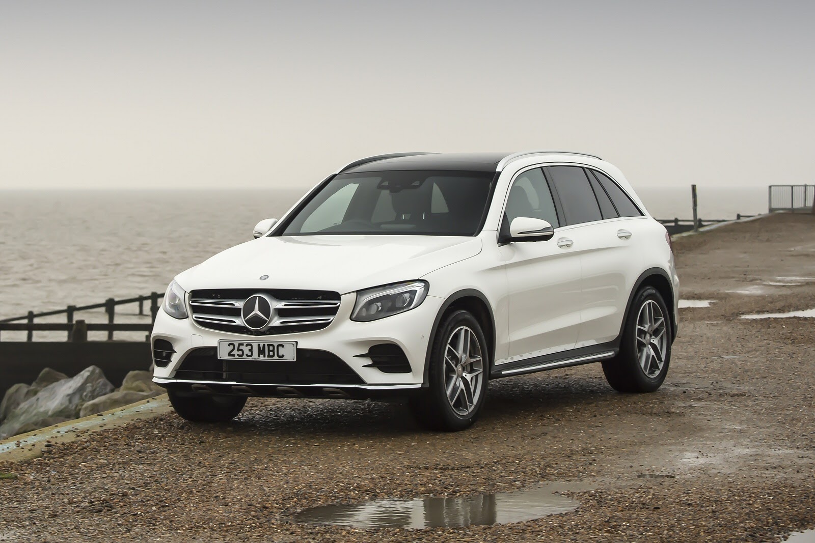 Dòng xe Mercedes Benz GLC 250 với khả năng vận hành mạnh mẽ
