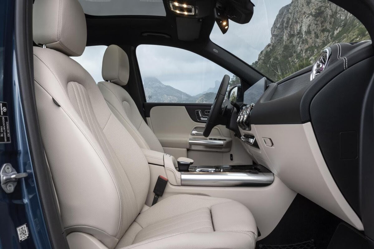Ghế ngồi trên Mercedes B Class 2022 thoải mái, êm ái
