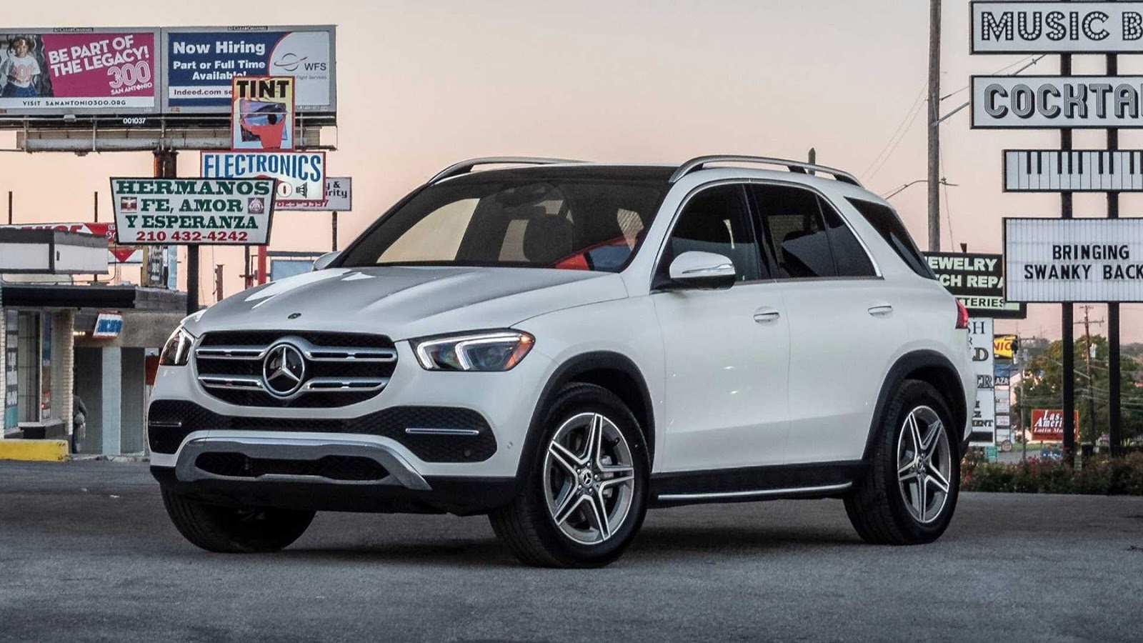 Mercedes-Benz GLE - Dòng xe SUV thời thượng của hãng Mercedes