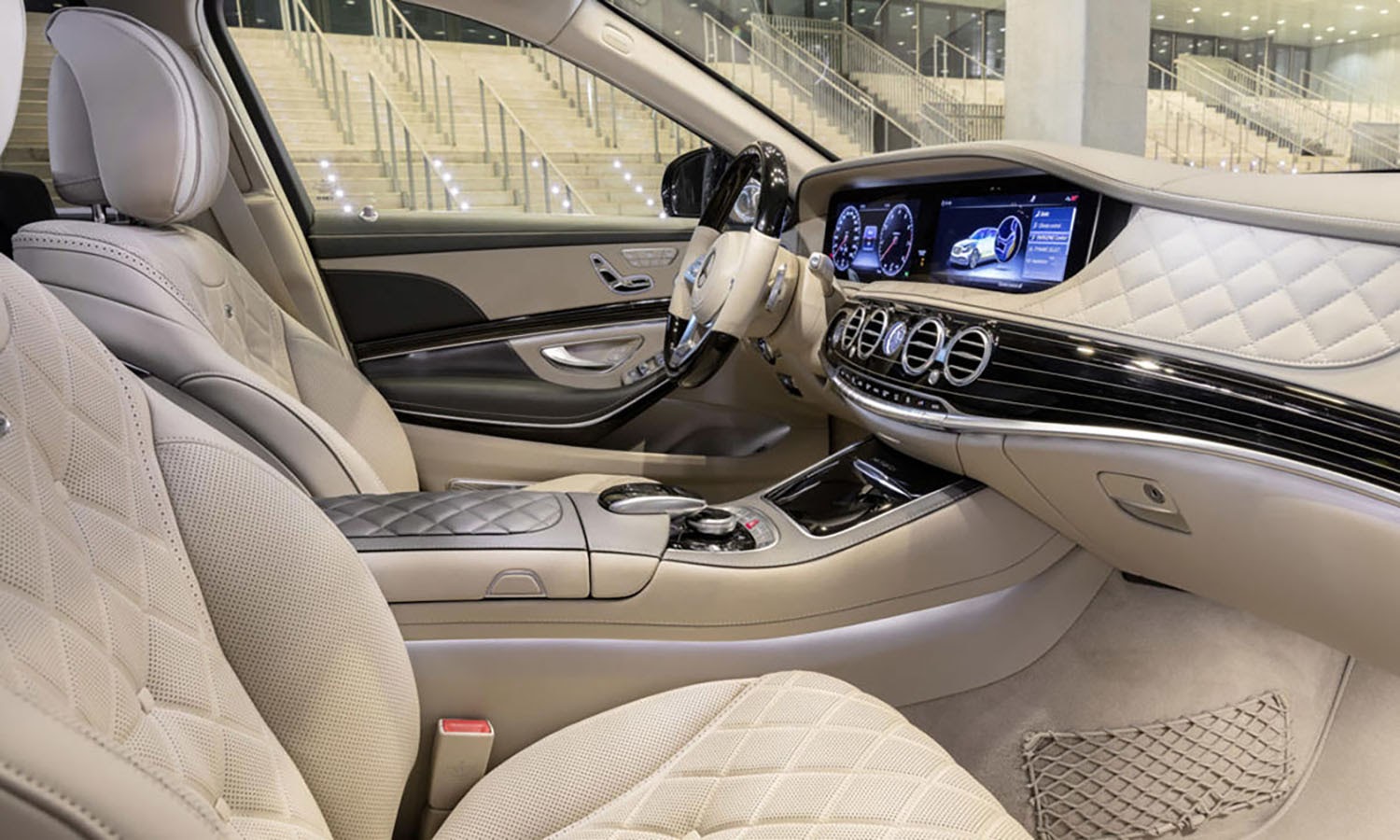 Nội thất bên trong xe Mercedes Maybach S560 4Matic 2022