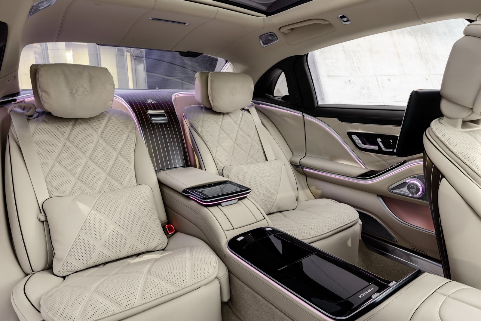 Khoang ghế xe Mercedes Maybach